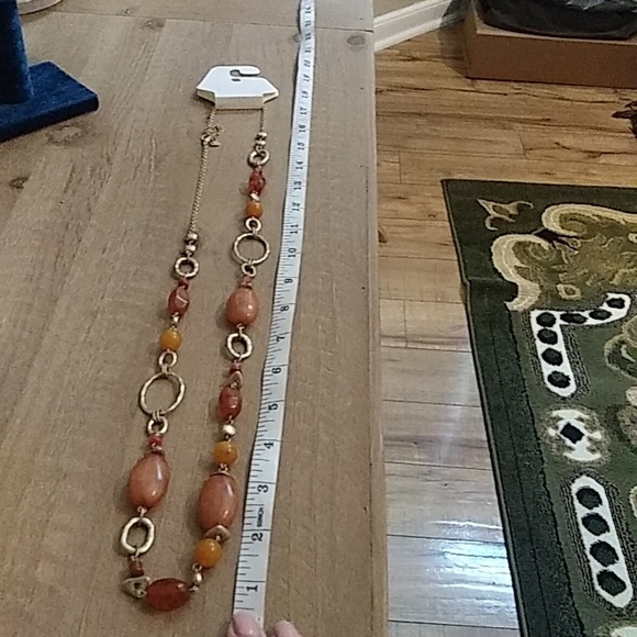 NWT Gold Tone Embellished Stament Beaded  Necklace - Picture 12 of 17